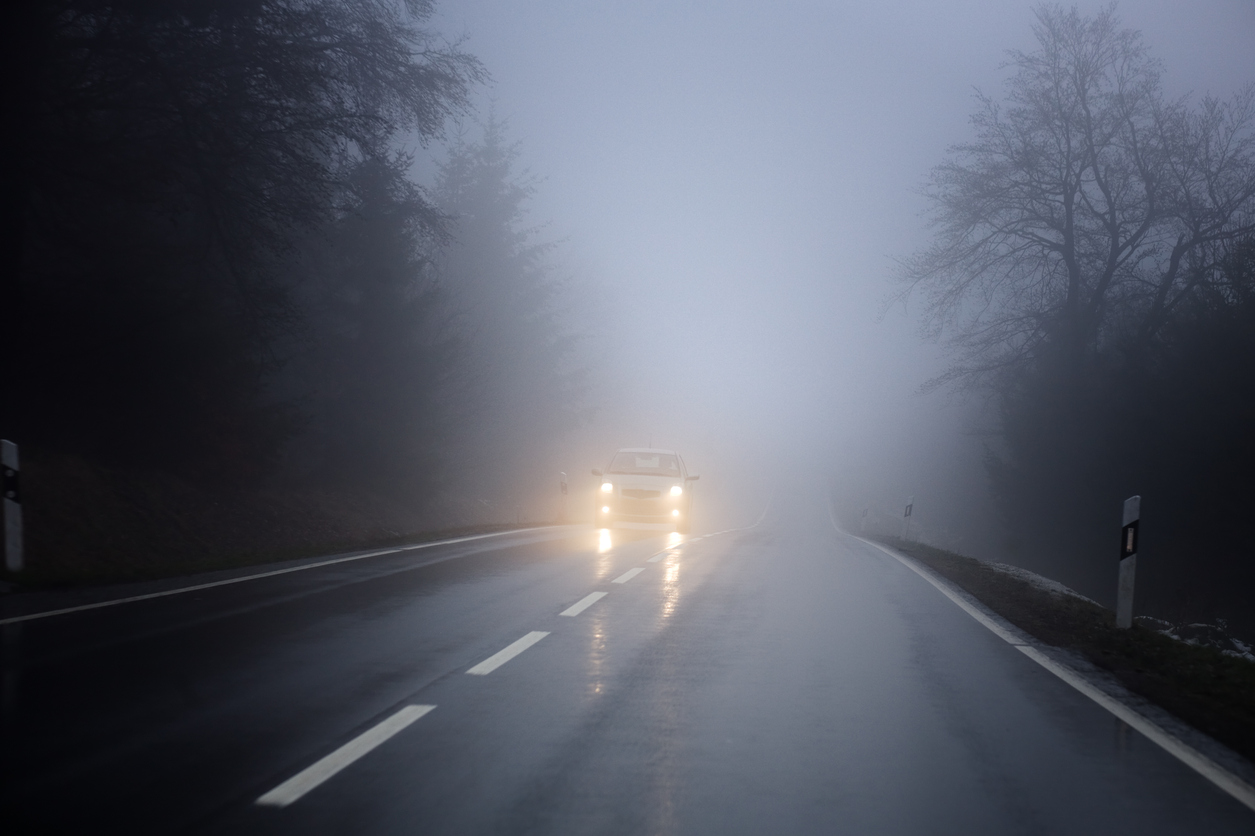 نحوه رانندگی ایمن در هوای مه‌آلود: