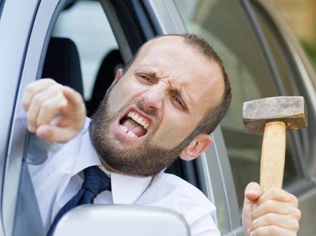 بدترین و آسیب‌ زا ترین رفتار رانندگی تهاجمی